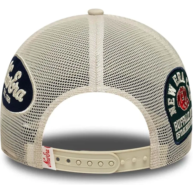beige-trucker-keps-9forty-m-crown-a-frame-multi-patch-fran-new-era