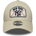 petten-gebogen-beige-snapback-9forty-m-crown-a-frame-van-new-york-yankees-mlb-van-new-era