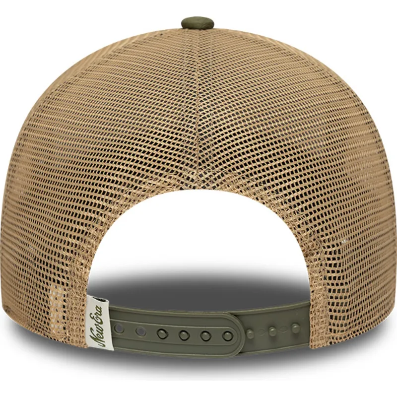 petten-gebogen-beige-snapback-9forty-m-crown-a-frame-van-new-era