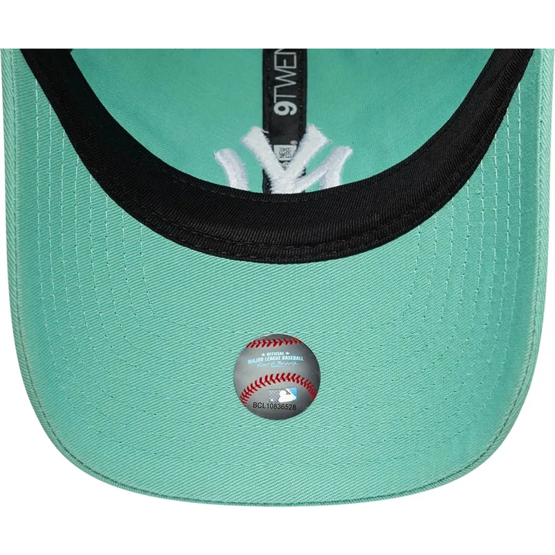 petten-gebogen-groen-verstelbare-band-claro-9twenty-league-essential-van-new-york-yankees-mlb-van-new-era