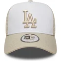 beige-och-vit-trucker-keps-med-beige-logotyp-a-frame-league-essential-fran-los-angeles-dodgers-mlb-av-new-era