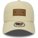 petten-gebogen-beige-snapback-a-frame-denim-leather-patch-van-new-era