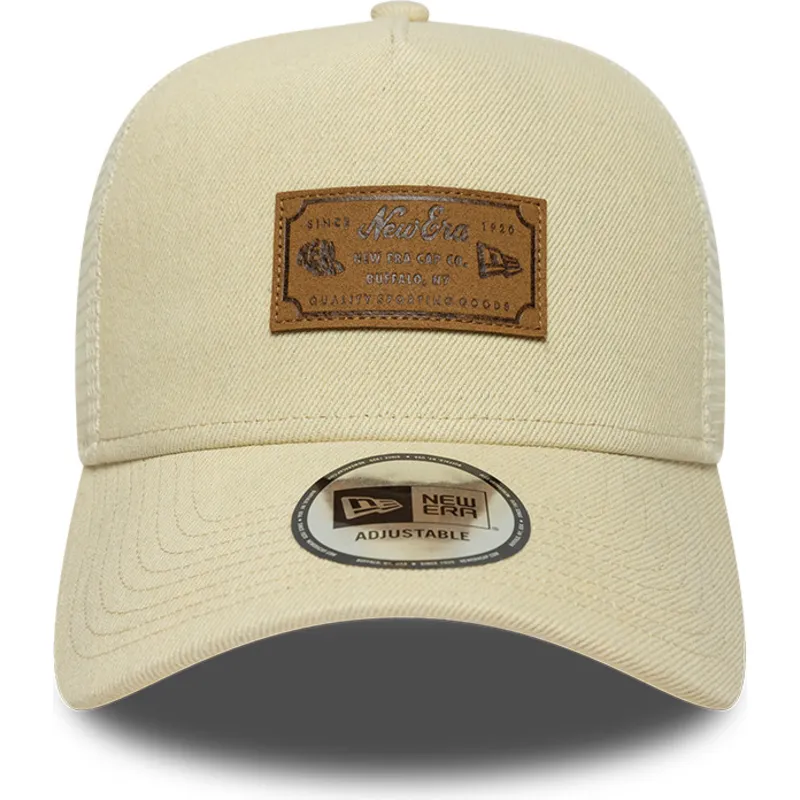 petten-gebogen-beige-snapback-a-frame-van-new-era