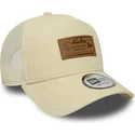 petten-gebogen-beige-snapback-a-frame-van-new-era