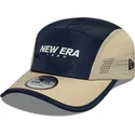 cappellino-5-panel-curvo-blu-navy-regolabile-runner-colour-block-di-new-era