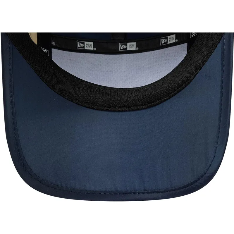petten-gebogen-hond-marineblauw-verstelbaar-runner-colour-block-van-new-era