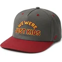 gorra-curva-gris-y-roja-snapback-just-kids-the-retro-de-homenage