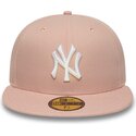 petten-plat-roze-aangepast-59fifty-league-essential-van-new-york-yankees-mlb-van-new-era