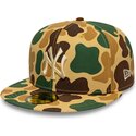 cappello-piatto-camouflage-regolabile-con-logo-beige-59fifty-camo-dei-new-york-yankees-mlb-di-new-era