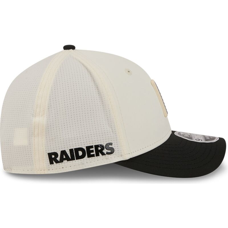 petten-gebogen-beige-snapback-9forty-m-crown-training-pack-2026-van-las-vegas-raiders-nfl-van-new-era