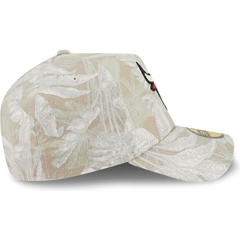 petten-gebogen-beige-fitted-59forty-a-frame-leafy-palm-van-chicago-bulls-nba-van-new-era