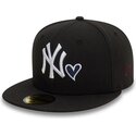 petten-plat-zwart-aangepast-59fifty-heart-icon-van-new-york-yankees-mlb-van-new-era
