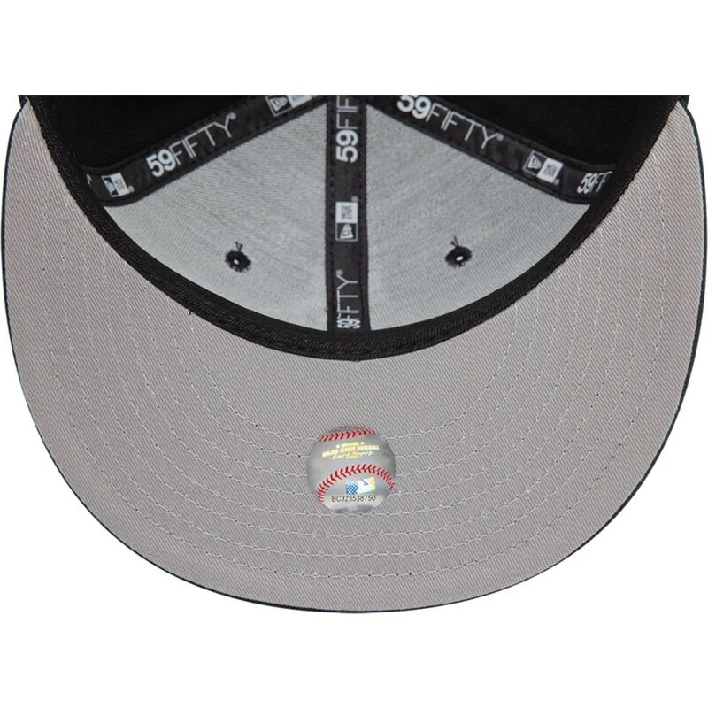petten-plat-zwart-aangepast-59fifty-heart-icon-van-new-york-yankees-mlb-van-new-era