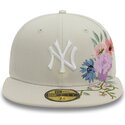 petten-plat-beige-aangepast-59fifty-floral-van-new-york-yankees-mlb-van-new-era