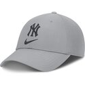 gorra-curva-gris-ajustable-primetime-club-structured-uv-poly-ripstop-de-new-york-yankees-mlb-de-nike