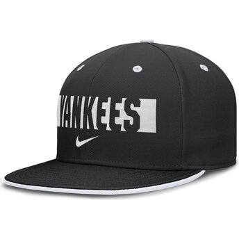 Petten plat zwart fitted Primetime Dri-Fit True Structured Round Bill van New York Yankees MLB van Nike