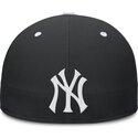 petten-plat-zwart-aangepast-primetime-dri-fit-true-structured-round-bill-van-new-york-yankees-mlb-van-nike