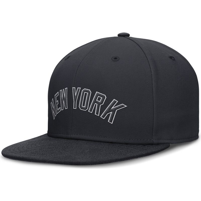 gorra-plana-azul-marino-ajustada-dri-fit-true-structured-round-bill-de-new-york-yankees-mlb-de-nike