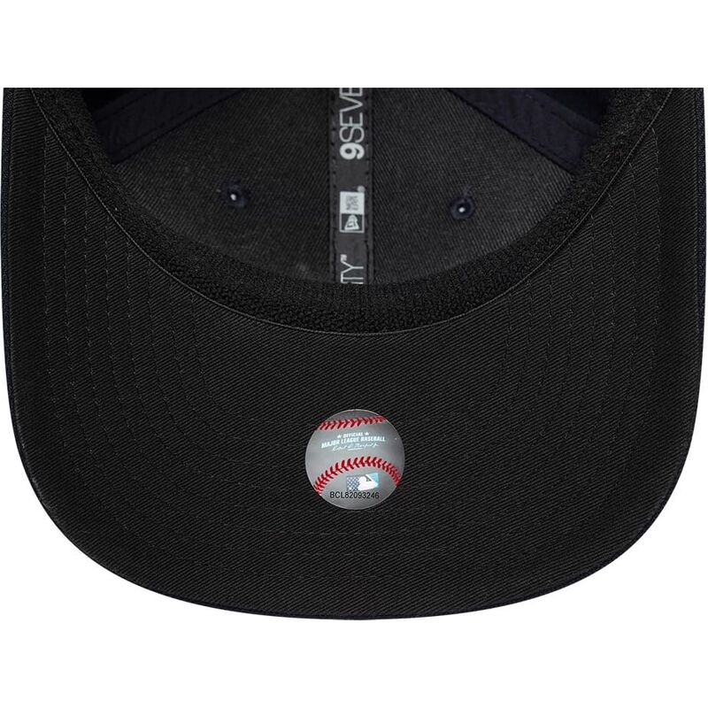 gorra-curva-azul-marino-snapback-9seventy-stretch-snap-player-replica-de-new-york-yankees-mlb-de-new-era