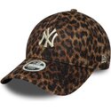 gorra-curva-leopardo-ajustable-para-mujer-9forty-leopard-cosy-de-new-york-yankees-mlb-de-new-era