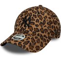 gorra-curva-leopardo-ajustable-para-mujer-con-logo-negro-9forty-leopard-cord-de-new-york-yankees-mlb-de-new-era