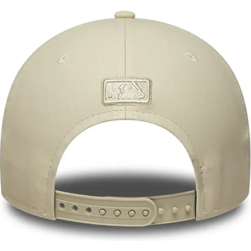 gorra-curva-beige-snapback-para-mujer-con-logo-beige-9forty-m-crown-pu-diamante-de-los-angeles-dodgers-mlb-de-new-era