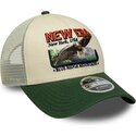 gorra-trucker-verde-y-beige-9forty-m-crown-a-frame-graphic-de-new-era