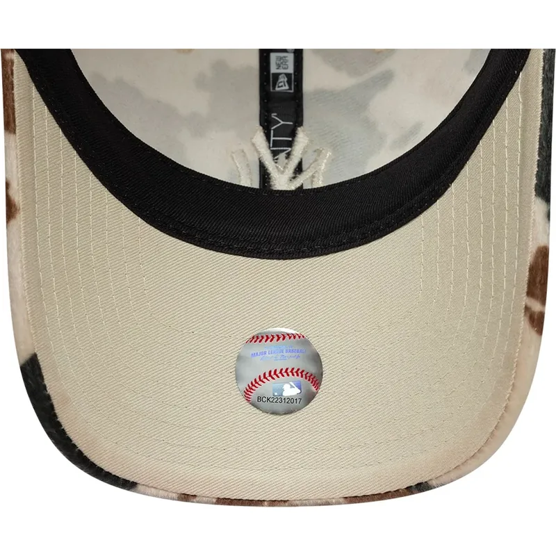 new-era-curved-brim-9twenty-animal-print-new-york-yankees-mlb-brown-adjustable-cap new-era-curved-brim-9twenty-animal-print-new-york-yankees-mlb-brown-adjustable-cap