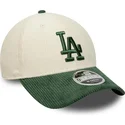 gorra-curva-beige-y-verde-snapback-con-logo-verde-9forty-m-crown-cord-de-los-angeles-dodgers-mlb-de-new-era