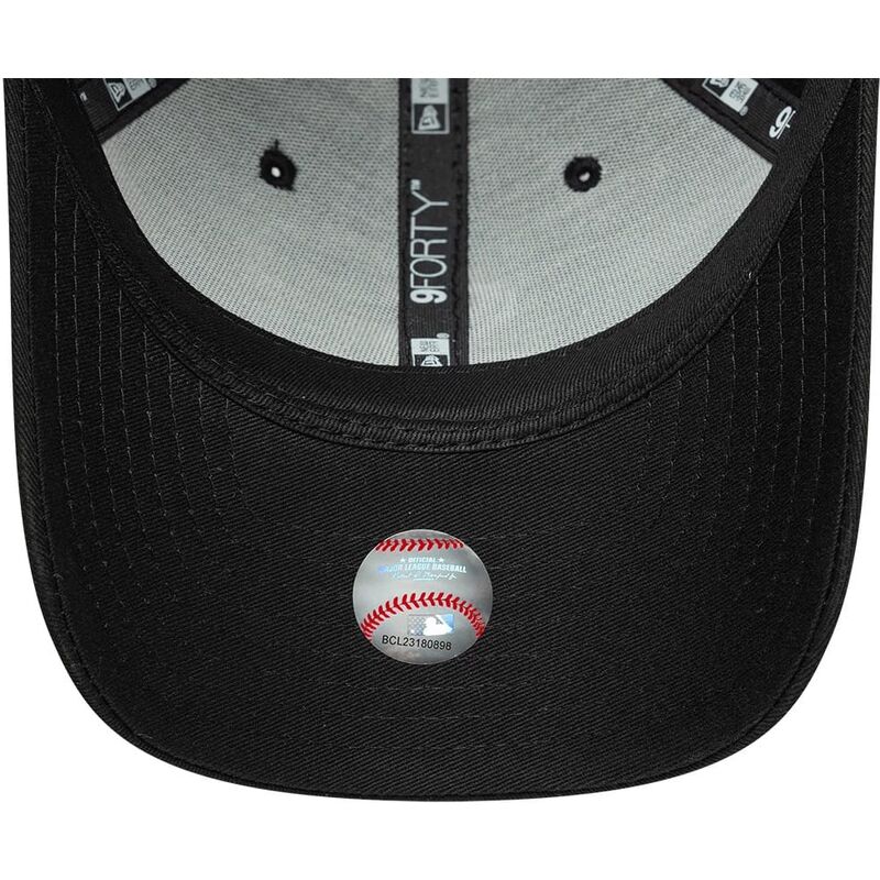 new-era-curved-brim-9forty-m-crown-side-script-chicago-white-sox-mlb-black-snapback-cap