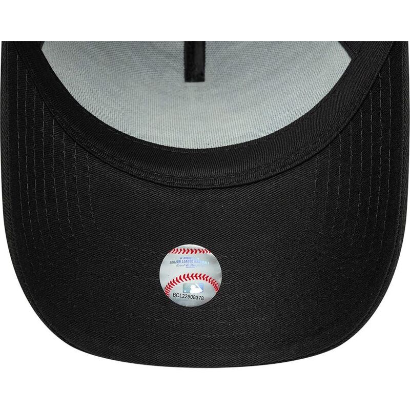new-era-curved-brim-golden-logo-e-frame-metallic-outline-new-york-yankees-mlb-black-snapback-cap new-era-curved-brim-golden-logo-e-frame-metallic-outline-new-york-yankees-mlb-black-snapback-cap