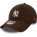 gorra-curva-marron-snapback-9forty-winter-borg-de-new-york-yankees-mlb-de-new-era