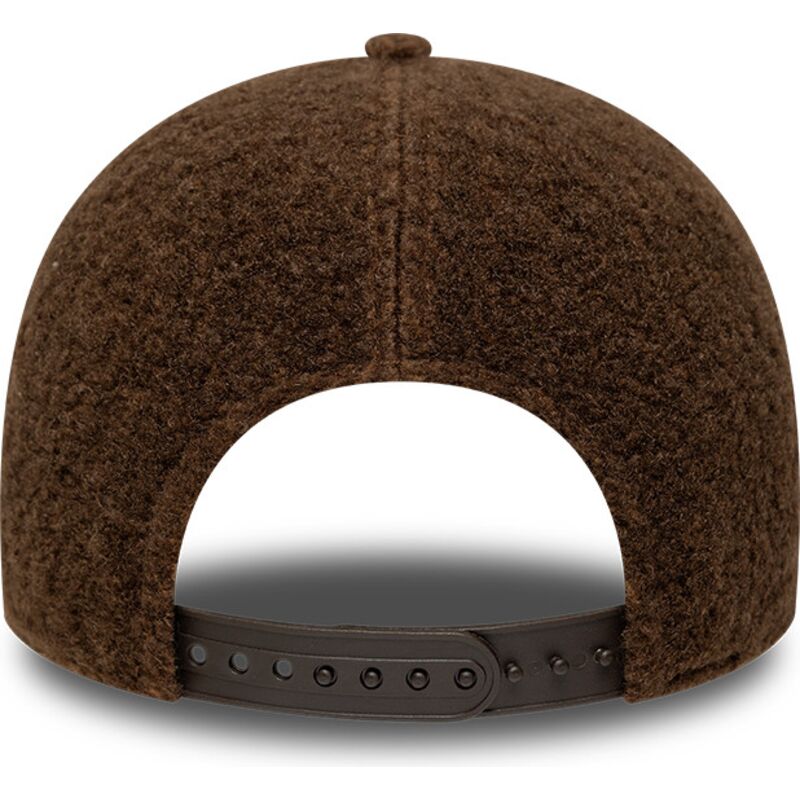 gorra-curva-marron-snapback-9forty-winter-borg-de-new-york-yankees-mlb-de-new-era