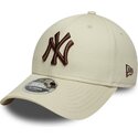 gorra-curva-beige-snapback-con-logo-marron-9forty-m-crown-de-new-york-yankees-mlb-de-new-era