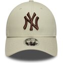 gorra-curva-beige-snapback-con-logo-marron-9forty-m-crown-de-new-york-yankees-mlb-de-new-era