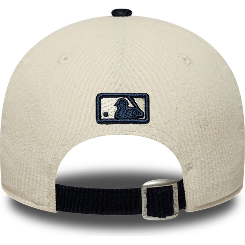 gorra-curva-beige-y-azul-marino-ajustable-con-logo-azul-marino-9forty-m-crown-cord-de-new-york-yankees-mlb-de-new-era gorra-curva-beige-y-azul-marino-ajustable-con-logo-azul-marino-9forty-m-crown-cord-de-new-york-yankees-mlb-de-new-era