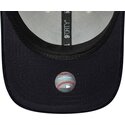 gorra-curva-beige-y-azul-marino-ajustable-con-logo-azul-marino-9forty-m-crown-cord-de-new-york-yankees-mlb-de-new-era