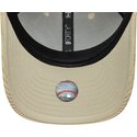 gorra-curva-beige-ajustable-con-logo-beige-9forty-m-crown-cord-de-new-york-yankees-mlb-de-new-era