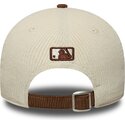gorra-curva-marron-y-beige-ajustable-con-logo-marron-9forty-m-crown-cord-de-new-york-yankees-mlb-de-new-era