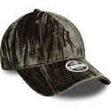 gorra-curva-verde-ajustable-para-mujer-con-logo-verde-9twenty-velour-de-new-york-yankees-mlb-de-new-era