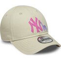 gorra-curva-beige-ajustable-para-nino-con-logo-rosa-9forty-dino-icon-de-new-york-yankees-mlb-de-new-era