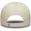 gorra-curva-beige-ajustable-para-nino-con-logo-rosa-9forty-dino-icon-de-new-york-yankees-mlb-de-new-era