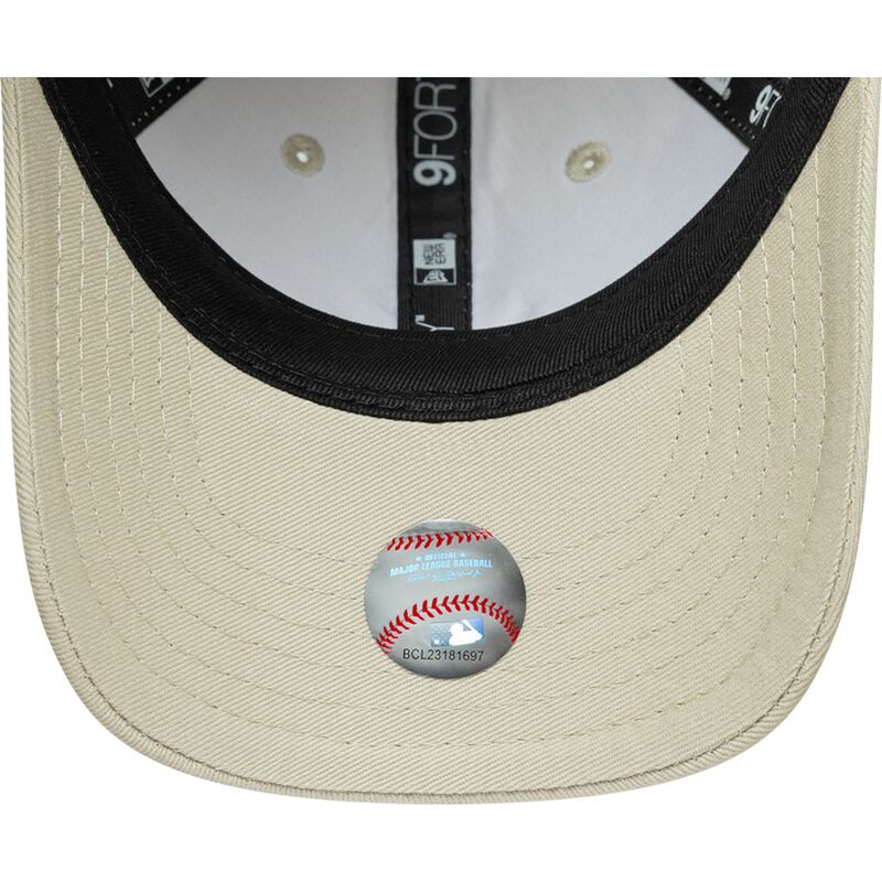 gorra-curva-beige-ajustable-para-nino-con-logo-rosa-9forty-dino-icon-de-new-york-yankees-mlb-de-new-era