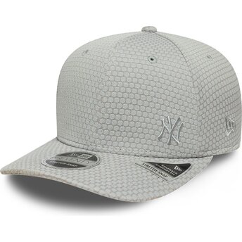 Gorra curva gris snapback con logo gris 9SEVENTY Stretch Snap Mesh Flawless de New York Yankees MLB de New Era