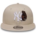 gorra-plana-beige-snapback-oso-9fifty-outdoor-icon-de-new-york-yankees-mlb-de-new-era