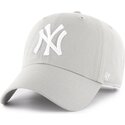 gorra-curva-gris-claro-ajustable-clean-up-no-loop-label-de-new-york-yankees-mlb-de-47-brand