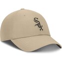 gorra-curva-beige-ajustable-con-logo-marron-club-structured-uv-poly-ripstop-de-chicago-white-sox-mlb-de-nike