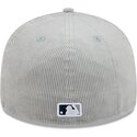 gorra-curva-gris-ajustada-con-logo-azul-marino-59fifty-cord-de-new-york-yankees-mlb-de-new-era