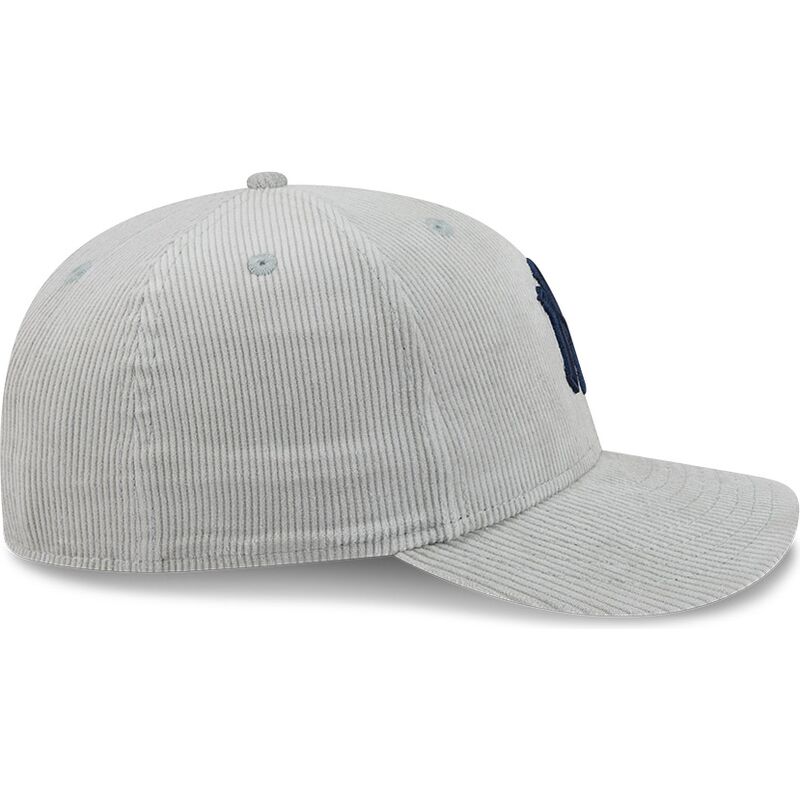 gorra-curva-gris-ajustada-con-logo-azul-marino-59fifty-cord-de-new-york-yankees-mlb-de-new-era