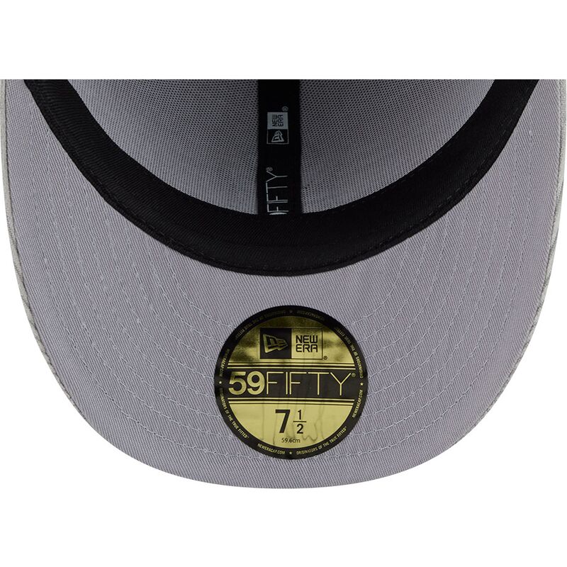 gorra-curva-gris-ajustada-con-logo-azul-marino-59fifty-cord-de-new-york-yankees-mlb-de-new-era